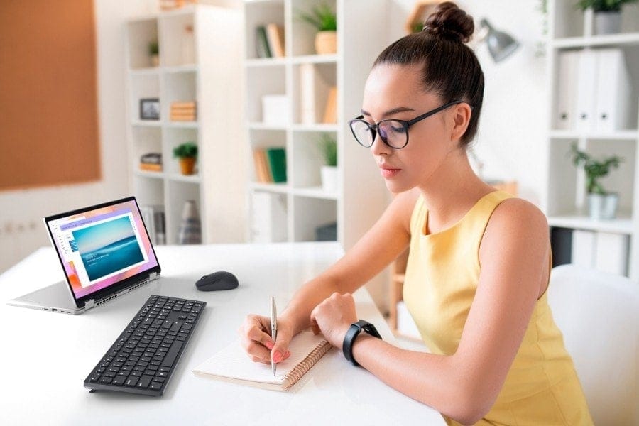 https://www.laptop.com.tr/wp-content/uploads/2023/09/2_dell-kb500-580-akoo-kablosuz-ingilizce-q-klavye-415161-900x600.jpg