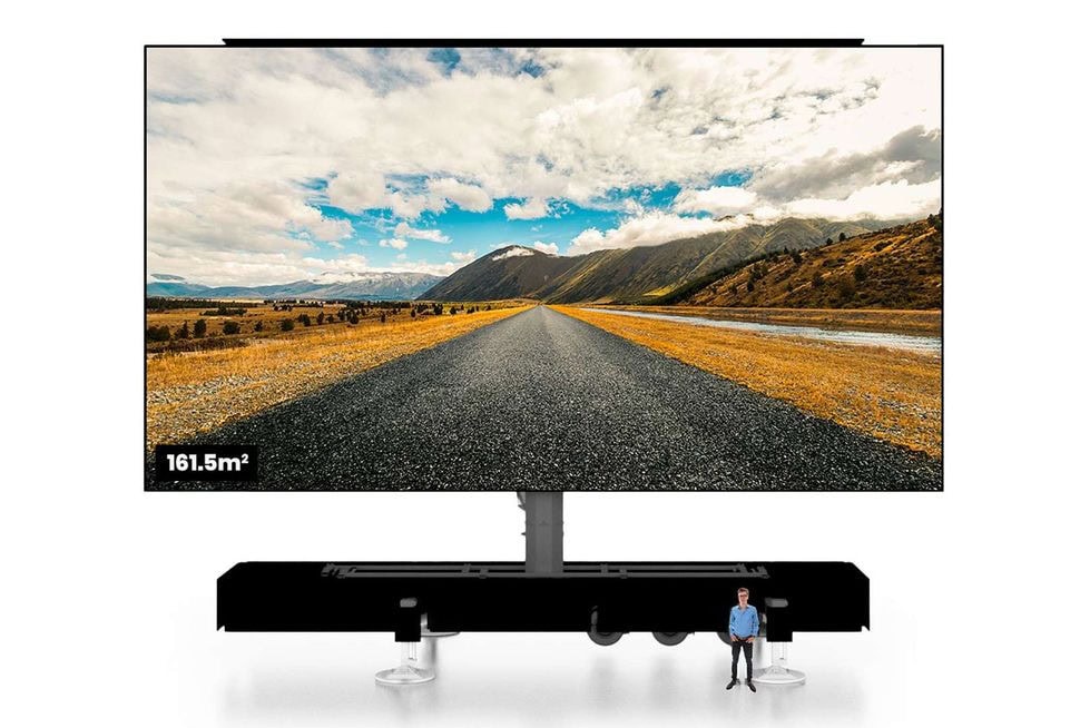 dunyanin-en-buyuk-mobil-led-ekrani-767-inc-4k-cozunurluk-ve-3-840-hz-yenileme-hizina-sahip-2