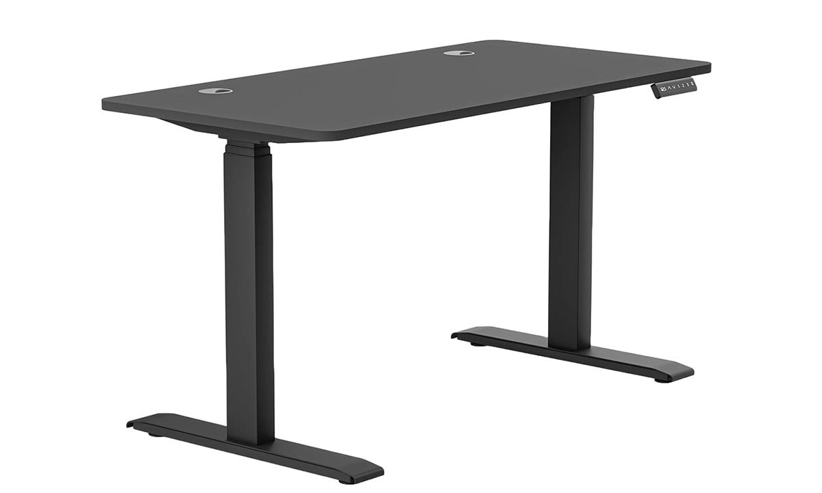 Esnek ayarlanabilir yükseklikte modern çalışma masası, ergonomik tasarım ile ofis ve ev kullanımı için uygun, dayanıklı malzeme ile uzun ömürlü.