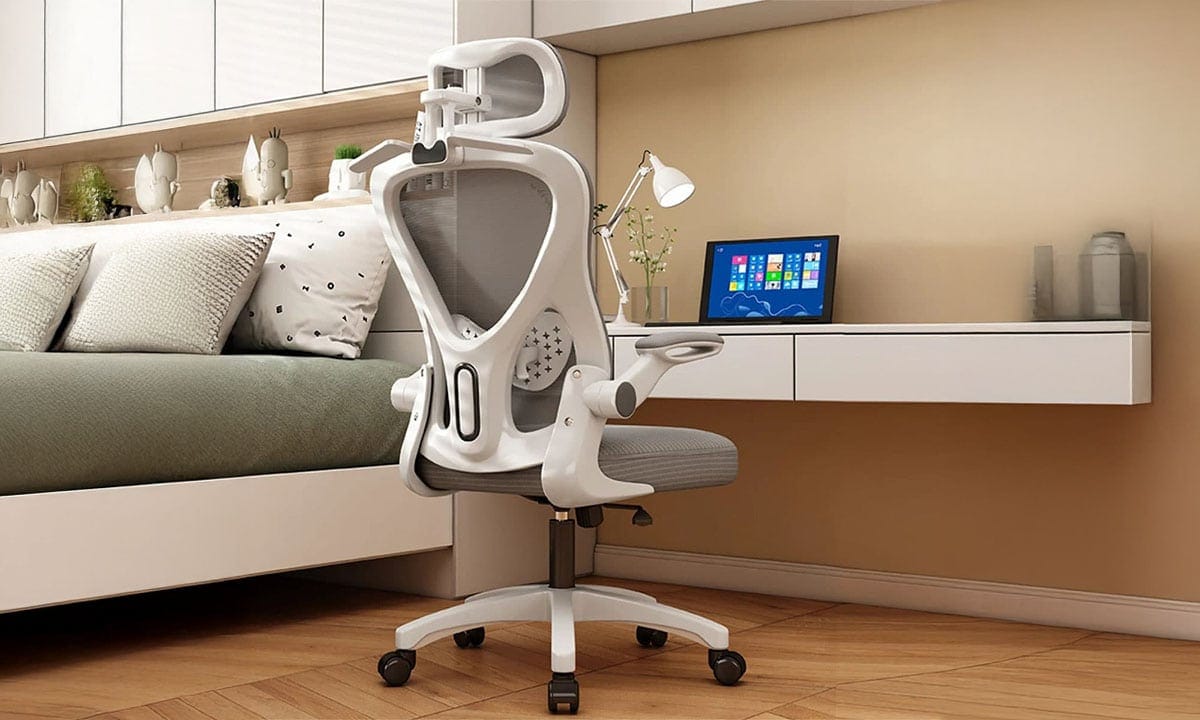 Yüksek konforlu ofis ve çalışma sandalyesi, modern tasarım, ergonomik ofis koltuğu, bilgisayar kullanımına uygun çalışma ortamı, ofis mobilyası, konforlu çalışma alanı, modern çalışma ortamı, konforlu ofis sandalyesi, ergonomik ofis aksesuarı, ofis dekorasyonu, modern çalışma alanı, ergonomik çalışma sandalyesi, şık ofis koltuğu, konforlu oturma, bilgisayar kullanımına uygun koltuk, çalışma ortamı içi ofis mobilyası, çalışma masası yanındaki ofis sandalyesi, laptop ve bilgisayar köşesi, ofis dekorasyon fikri, rahat çalışma sandalyesi, modern ofis tasarımı.