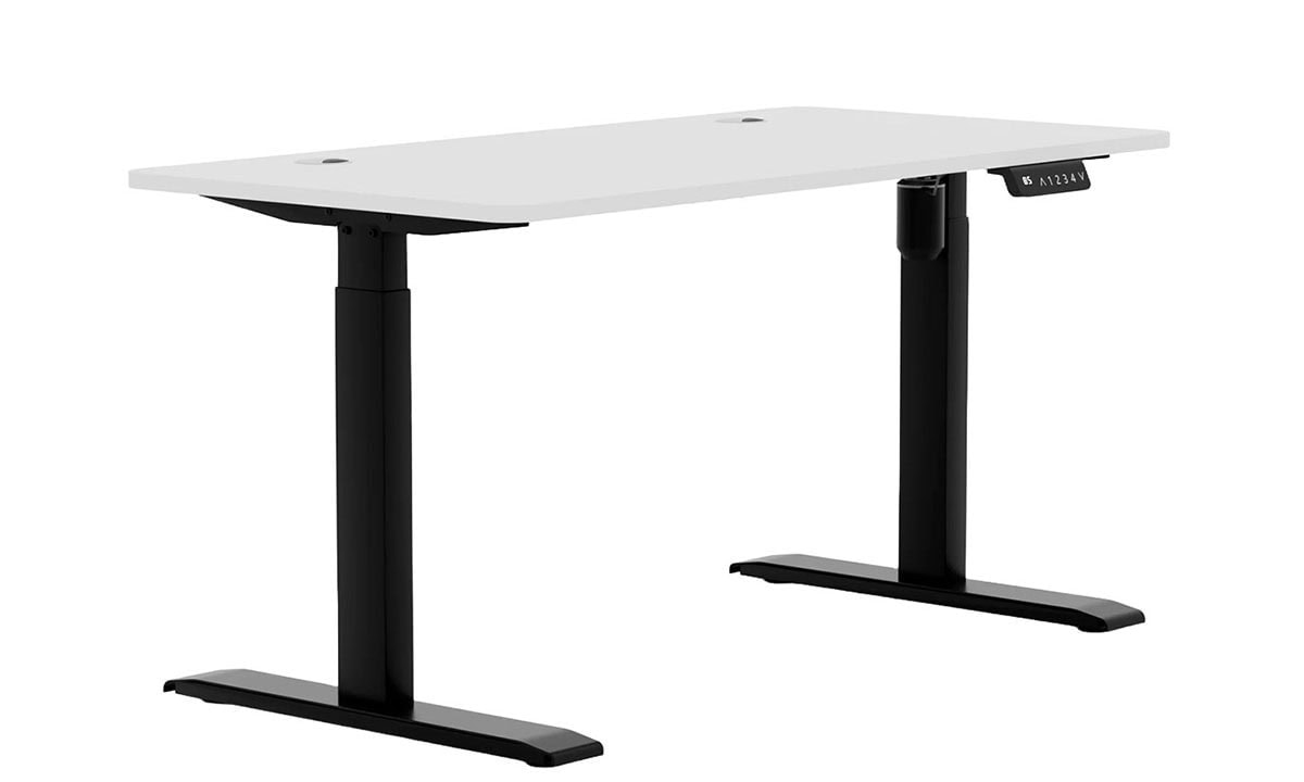 Yükseltilmiş ayarlanabilir çalışma masası, çalışma ergonomisi ve modern tasarımıyla ofis ve ev kullanımı için ideal.