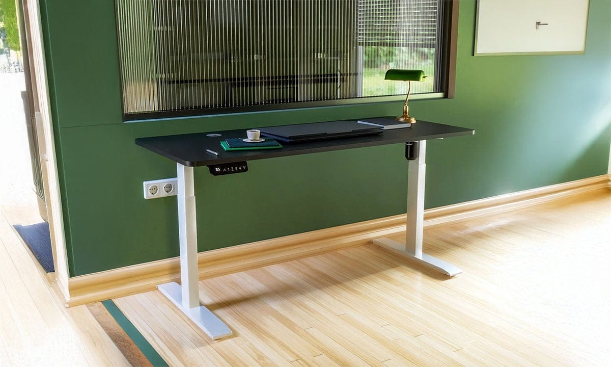 Esnek ayarlanabilir ofis çalışma masası, modern çalışma alanları, rahat ofis mobilyası, ergonomik çalışma ortamı, bilgisayar ve ofis ekipmanları kullanımına uygun.