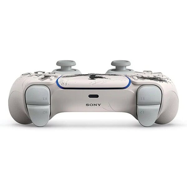 Yıpranmış beyaz Sony PlayStation 5 oyun kolu, oyun tutkunları için yüksek performanslı ve dayanıklı oyun kontrol cihazı.