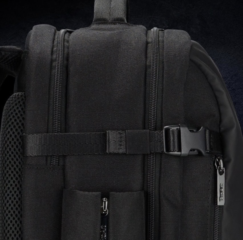 Sağlam ve şık siyah okul ve seyahat çantası, hafif ve dayanıklı malzeme, çok bölmeli tasarım, bilgisayar ve aksesuarlar için uygun geniş iç hacim.