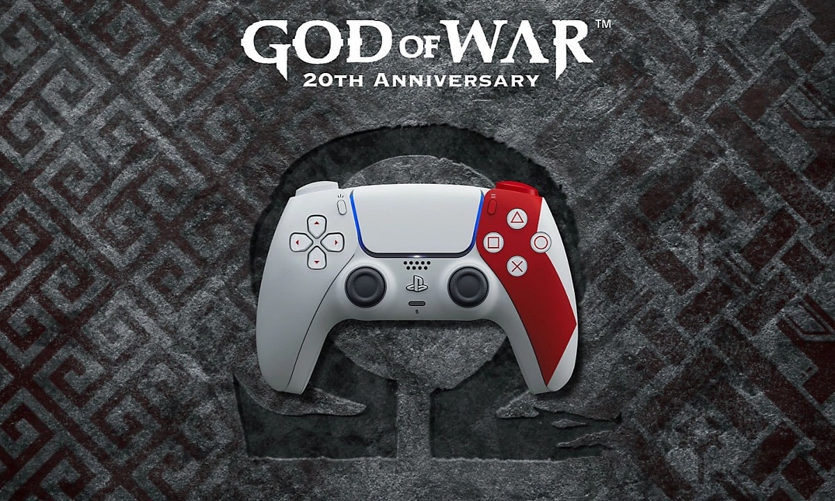 Oyun kumanda seti, God of War 20. Yıl dönümü temalı özel tasarım, PlayStation uyumlu, kırmızı ve beyaz renklerle.