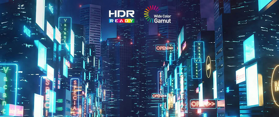 Farklı renklerde aydınlatılmış modern şehir silüeti, yüksek çözünürlüklü ekranlar ve LED tabelalar ile teknoloji, geolokasyon ve bilgisayar dünyasını yansıtan gece görüntüsü.