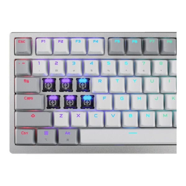 Yeni mekanik oyun klavyesi, RGB aydınlatmalı, programlanabilir tuşlar ve rahat kullanım için ergonomik tasarım.