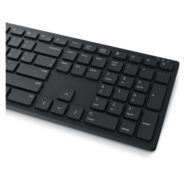 Yüksek kaliteli siyah bilgisayar klavyesi, hızlı ve rahat yazı deneyimi sağlar, ofis ve ev kullanımı için ideal, dayanıklı yapısıyla uzun ömürlü kullanım sunar.