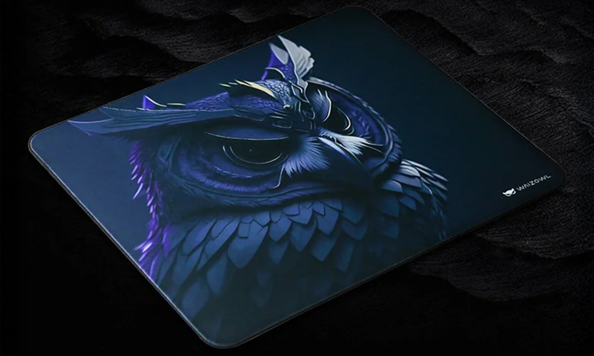 Ejderha sembollü, kaliteli ve dayanıklı oyun mouse pad, ergonomik kullanım ve yüksek performans için ideal, şık tasarım.