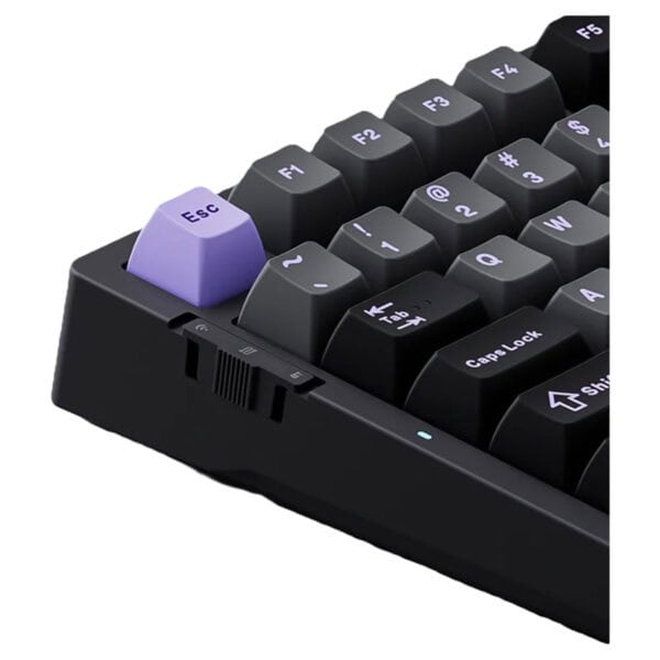 Yapay zeka destekli, RGB ışıklı mekanik oyun klavyesi, hız ve hassasiyet ile üstün performans sağlar, bilgisayar ve oyun ekipmanı.