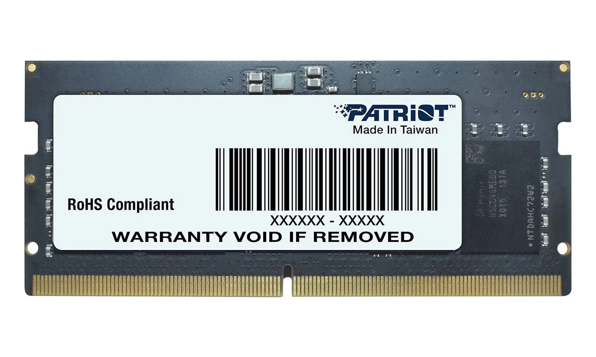 Yüksek kaliteli Patriot bellek modülü, dayanıklı ve yüksek performanslı 8GB DDR4 RAM, oyun ve bilgisayar kullanımına uygun, güvenilir ve hızlı bellek.