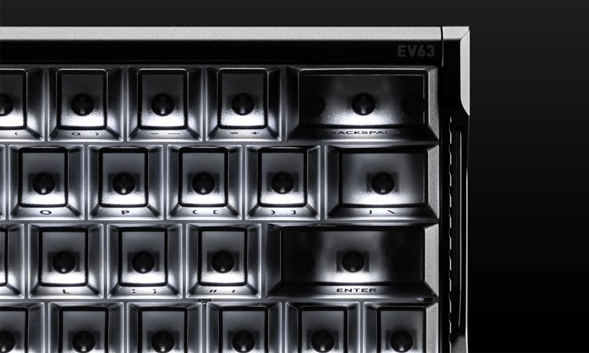 Hassas İşçilik Eşsiz Dövme