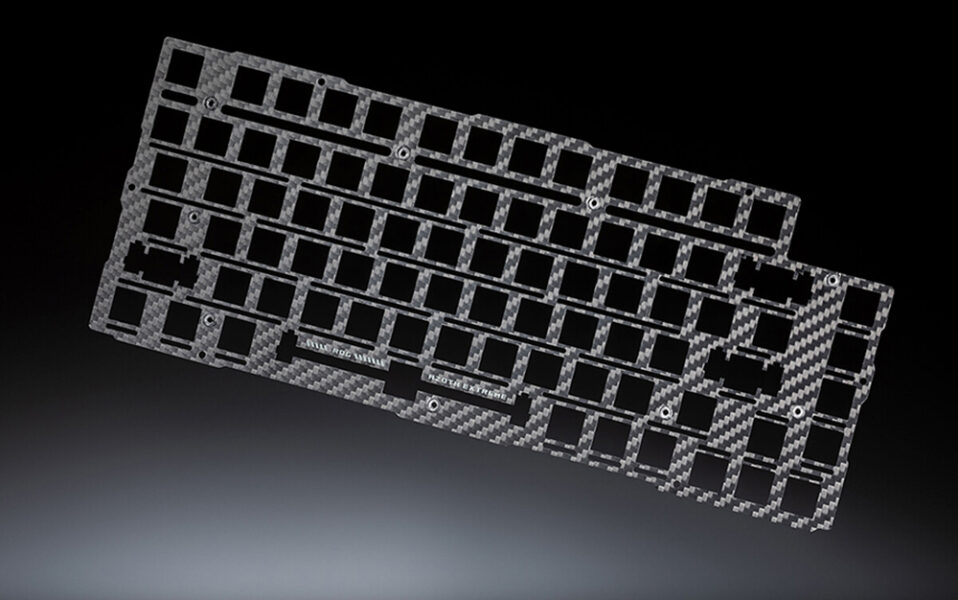 ASUS ROG Azoth Extreme NX Switch RGB Kablosuz Mekanik Gaming Klavye için şeffaf ve hafif yapı, yüksek kaliteli malzeme ve RGB aydınlatma uyumu ile tasarlanmış.