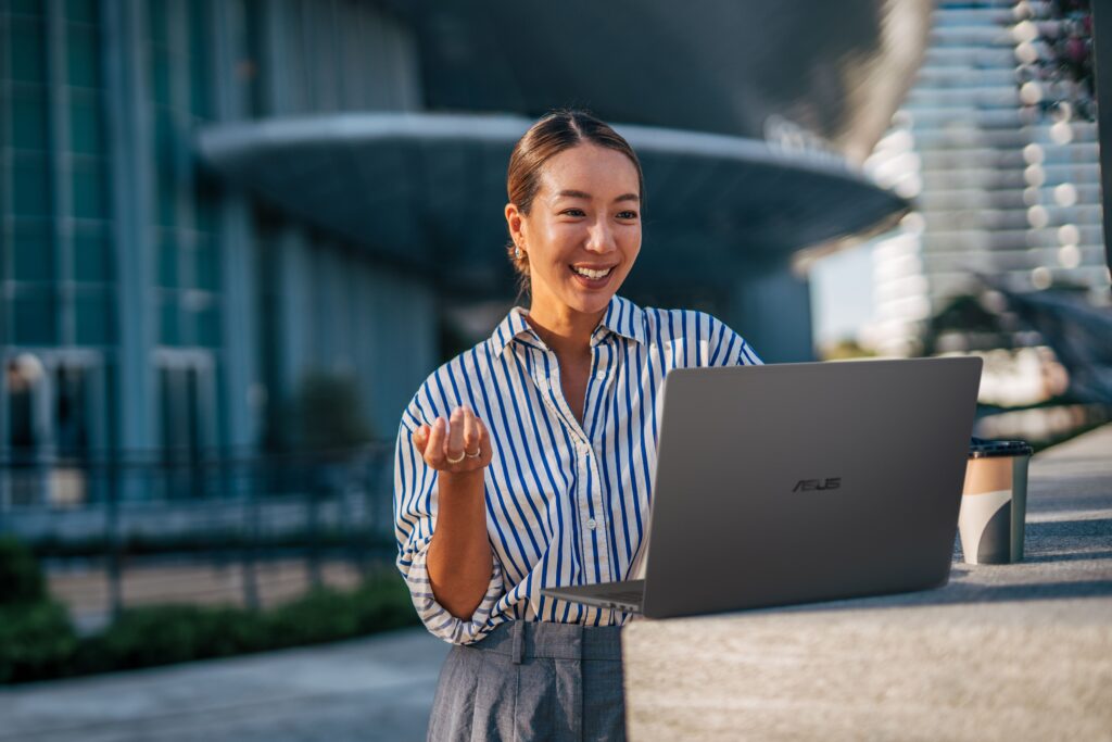 Ofiste Yapay Zeka Donemi Asus Expertbook B5 G2 (2)