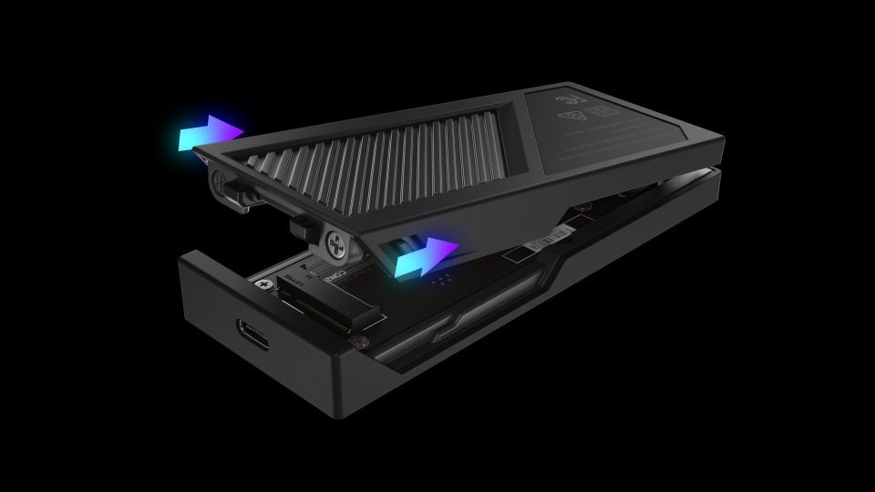 Verilerinizi Isik Hizinda Tasiyin Asus Rog Strix Aiolos Ssd Kutusu (1)