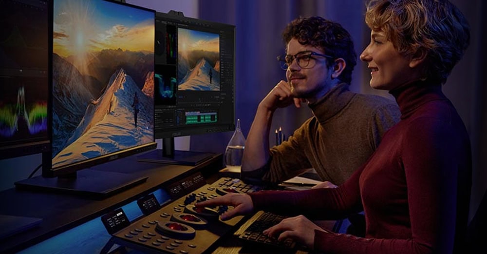 ASUS ProArt OLED PA32DC 31.5 inç 4K UHD OLED monitör, renk doğruluğu ve detay zenginliği ile profesyonel grafik ve video düzenleme için ideal.