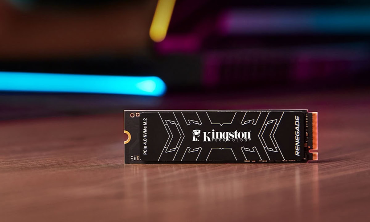 Kingston Renegade 4TB PCIe Gen4 x4 NVMe M.2 SSD, yüksek performanslı depolama çözümü, 7300MB okuma ve 7000MB yazma hızlarıyla hızlı veri transferi sağlar.