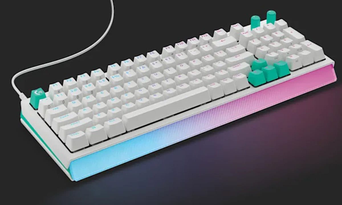 Logitech G512 Siyah kablolu gaming klavye, RGB aydınlatmalı mekanik tuşlar ve dayanıklı tasarımıyla yüksek performans ve oyun deneyimi sunar.