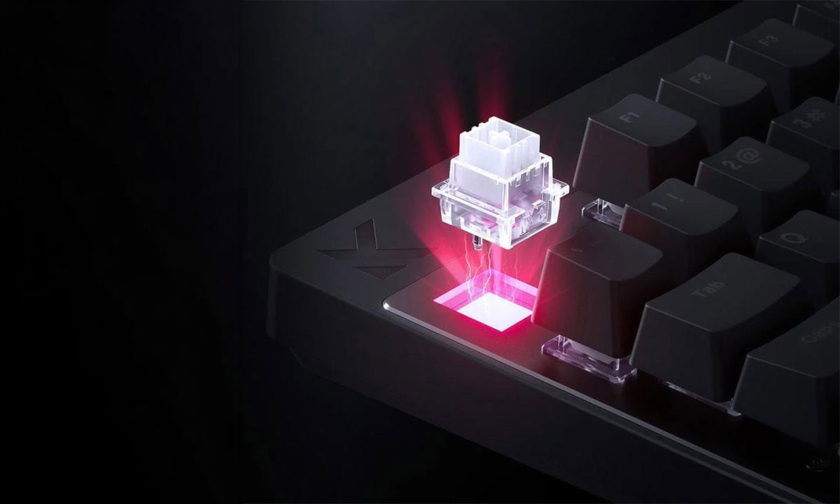 RGB aydınlatmalı MCHOSE Mix 87 Beyaz oyun klavyesi, montaj alanı, manyetik anahtarlar ve Hall Effect teknolojisi ile yüksek performans sağlar. Hotswap özelliği ve 8K Hz tarama hızıyla üstün oyun d.