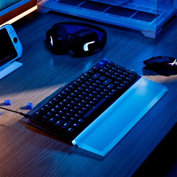 Logitech G512 X 98 Kablolu Siyah Gaming Klavye, yüksek performanslı ve dayanıklı mekanik tuşlara sahip, oyun odaklı tasarımıyla dikkat çeker. RGB aydınlatma ve programlanabilir tuşlar ile oyun deneyim.