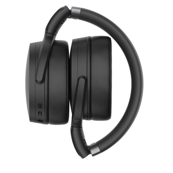 Yüksek kaliteli Sennheiser HD 450BT kablosuz kulaklık, güçlü bass ve net ses ile kablosuz özgürlük sunar. Katlanabilir tasarımıyla taşınabilir ve konforlu kullanım sağlar.