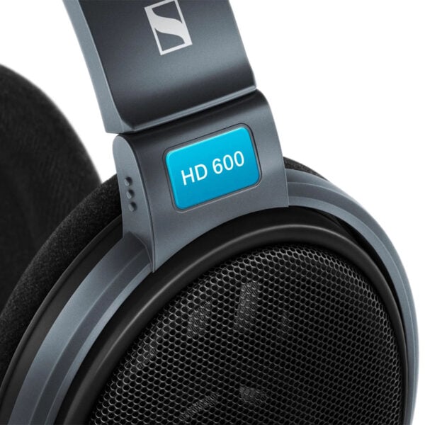 Yüksek kaliteli Sennheiser HD 600 kulak üstü kulaklık, üstün ses netliği ve konfor sağlar. Profesyonel ve müzik tutkunları için ideal, yüksek çözünürlüklü ses deneyimi sunar.