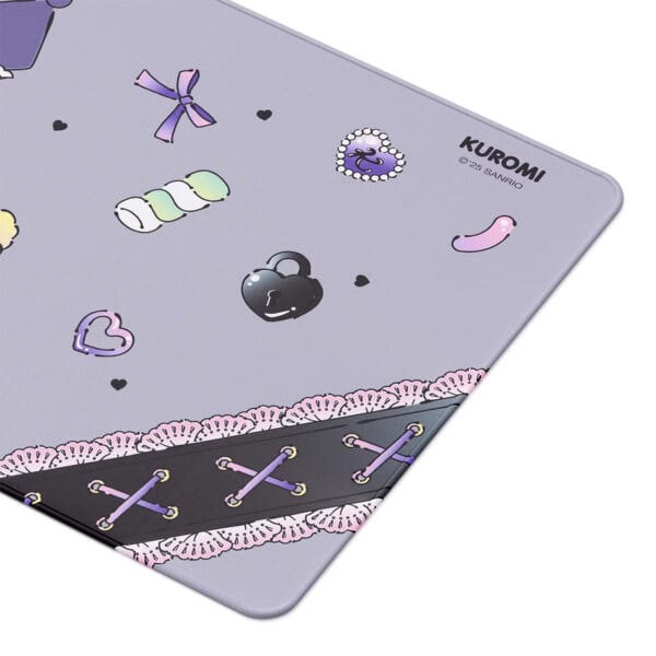 Sevimli ve renkli çocuk temalı laptop kapağı tasarımı, pastel renkler ve eğlenceli detaylar ile dikkat çekiyor.