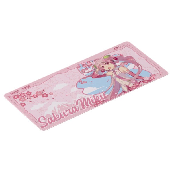 Sakura Miku temalı, sevimli ve renkli mouse pad, bilgisayar aksesuarı, ofis ve ev kullanımı için ideal, yumuşak yüzeyli ve kaymaz tabanlı, Japon anime ve manga hayranları için mükemmel hediye seçeneği.