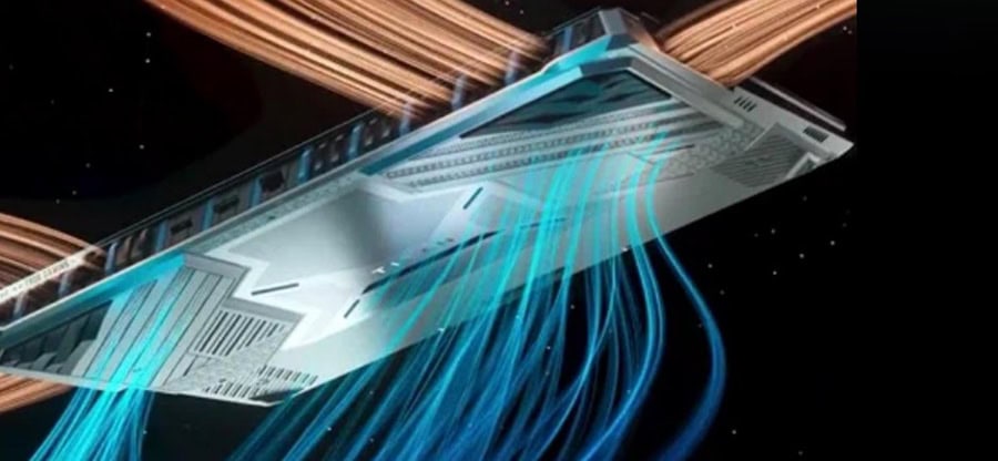 Yüksek performanslı MSI TITAN 18 HX A2WJ-1058TR dizüstü bilgisayar soğutucu sistemi, gelişmiş soğutma teknolojisi ile dikkat çekiyor.