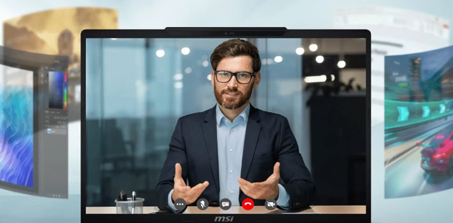 Ofis ortamında bilgisayar ekranında video konferans yapan adam, iş toplantısı ve iletişim teması.