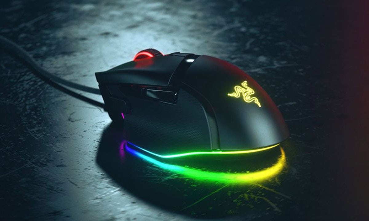 Razer Basilisk V3 RGB Siyah Kablolu Gaming Mouse, RGB aydınlatmalı ve ergonomik tasarımıyla yüksek performans sağlar.