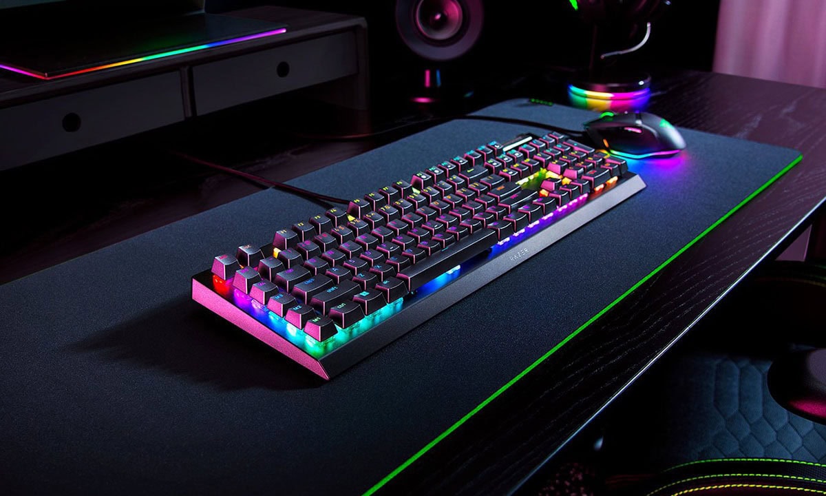RGB aydınlatmalı Razer Blackwidow v4 X Türkçe gaming klavye, kablolu ve mekanik tuşlara sahip, yüksek performanslı oyun klavyesi.