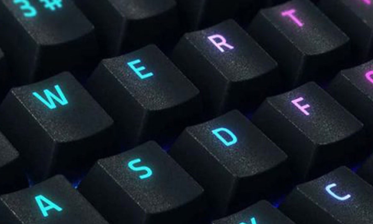Razer Blackwidow v4 X gaming klavye, RGB aydınlatmalı ve Türkçe Q klavye düzeni ile yüksek performanslı oyun deneyimi sunar.