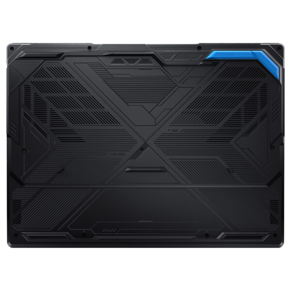 MSI CROSSHAIR 16 HX dizüstü bilgisayarın arka kapağı, detaylı tasarımı ve havalandırma delikleriyle yüksek performanslı oyun ve çalışma için optimize edilmiştir.
