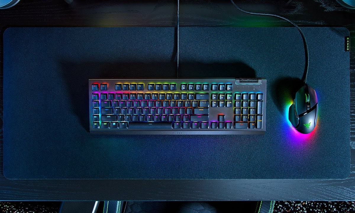 Razer Blackwidow v4 X Green Switch RGB Kablolu Türkçe Gaming Klavye ve RGB Mouse, oyun ve ofis kullanımı için ideal, renkli aydınlatmalı ve ergonomik tasarım.