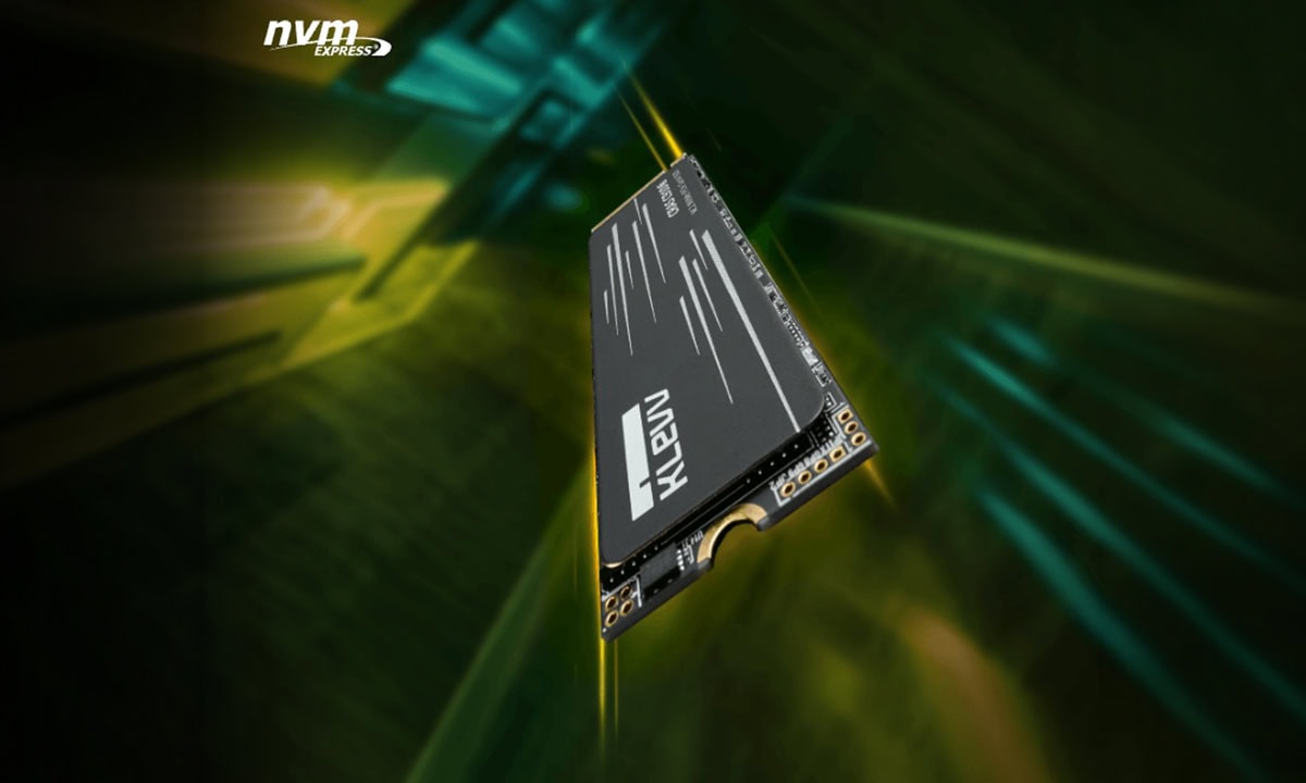 KLEVV CRAS 910G 1TB NVMe PCIe Gen4 x4 SSD, yüksek performanslı M.2 SSD, hızlı okuma ve yazma hızlarıyla dikkat çekiyor.
