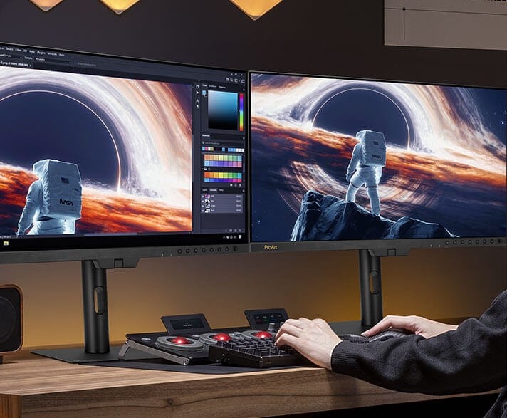 PA32USD asus-proart-display-oled-pa32usd-31-5-inc-240hz-0-1ms-4k-uhd-adaptive-sync-pivot-monitor